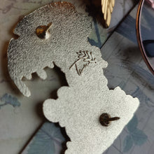 Load image into Gallery viewer, Frog & Mouse - Gold Plated Enamel Pin